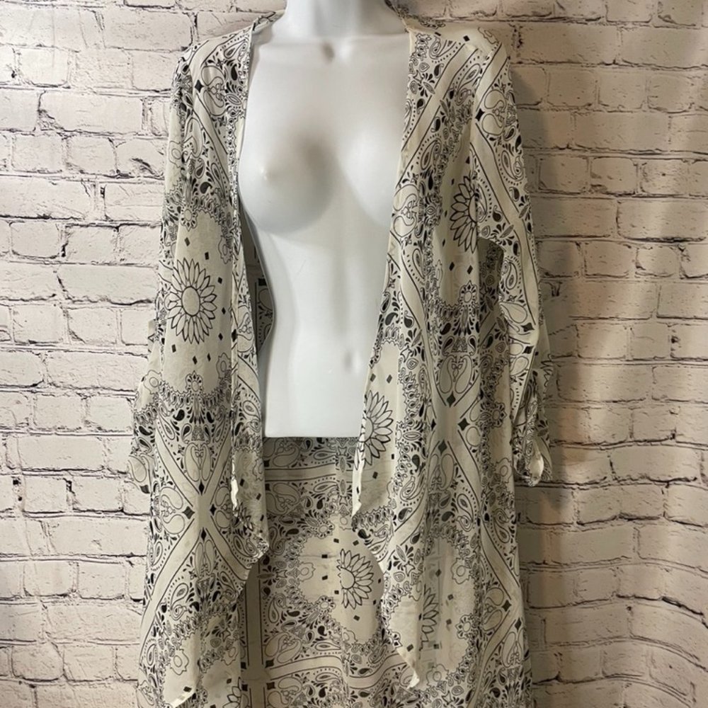 Potter's Pot Black & White Lightweight Floral Open Front Cardigan - size Large